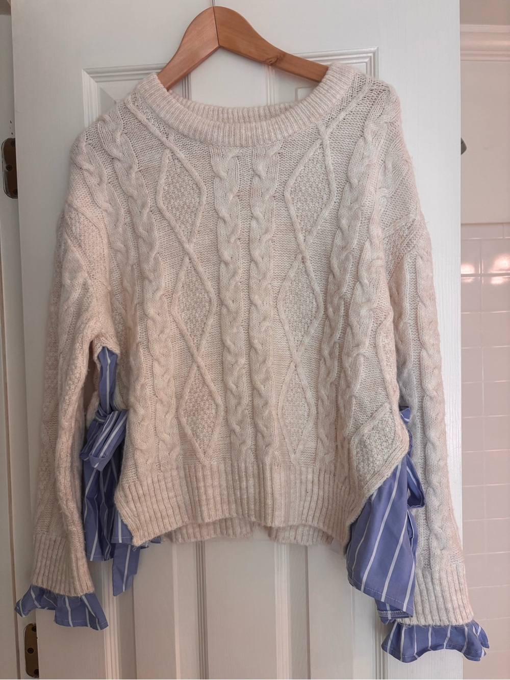 Anthropologie Cream Cable Knit Sweater with Blue Stripe Sleeve/Hem Detail Small